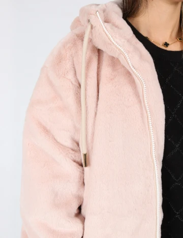 Jacheta Stradivarius, roz Roz