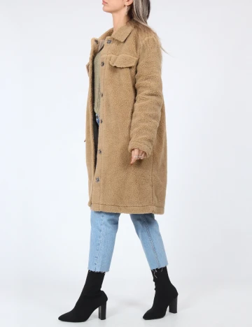 Palton Jacqueline de Yong, maro