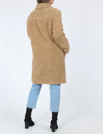 Palton Jacqueline de Yong, maro