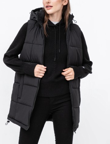 
						Vesta Noisy May, negru