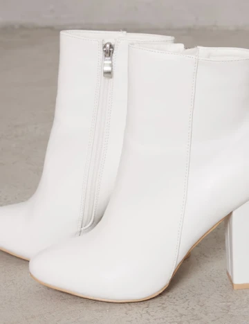 Botine PrettyLittleThing, alb Alb