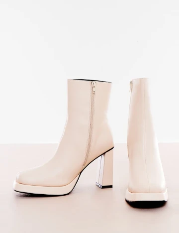 Botine PrettyLittleThing, ecru Alb