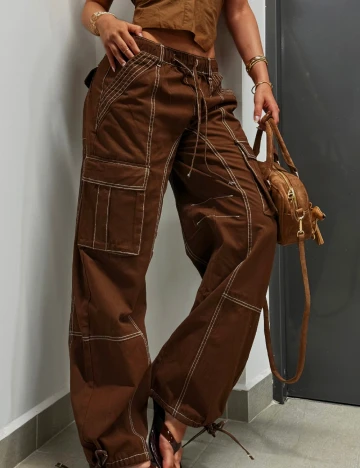 Pantaloni SHEIN, maro