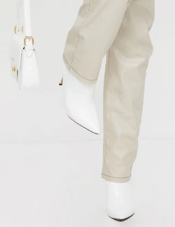 Botine PrettyLittleThing, alb