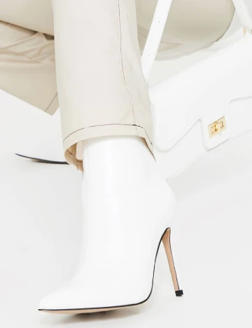 Botine PrettyLittleThing, alb