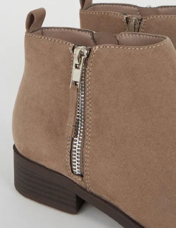 Ghete Dorothy Perkins, maro