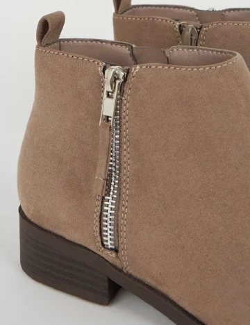 Ghete Dorothy Perkins, maro