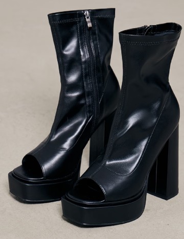 Botine PrettyLittleThing, negru