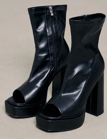 Botine PrettyLittleThing, negru