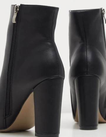 Botine PrettyLittleThing, negru