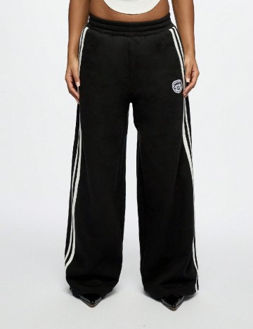 
						Pantaloni SHEIN, negru