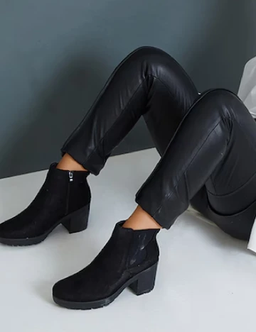 Botine PrettyLittleThing, negru