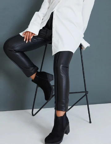 Botine PrettyLittleThing, negru