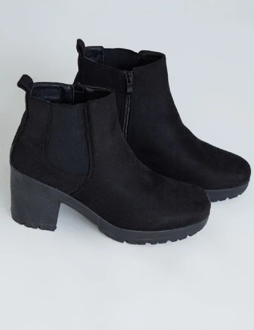 Botine PrettyLittleThing, negru