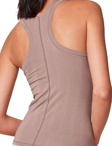 Maiou Triumph, roz pudra