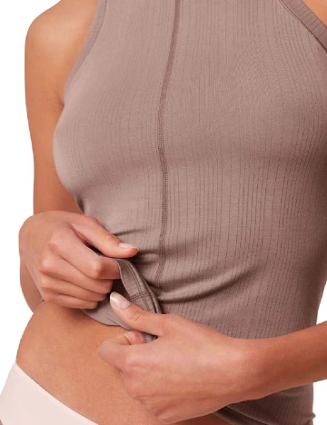 Maiou Triumph, roz pudra