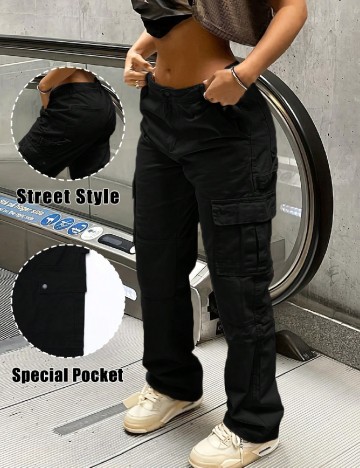 
						Pantaloni SHEIN, negru