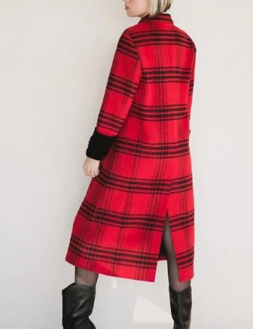 Palton Labelrail x Julia Cumming, rosu