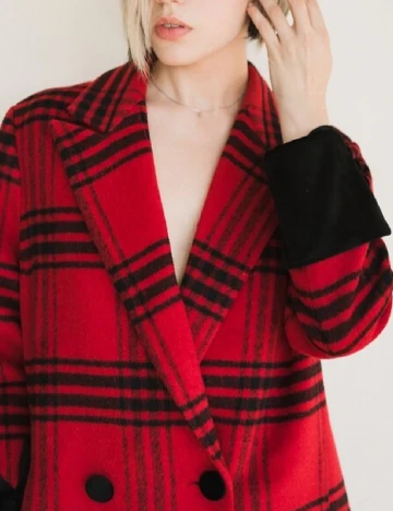 Palton Labelrail x Julia Cumming, rosu