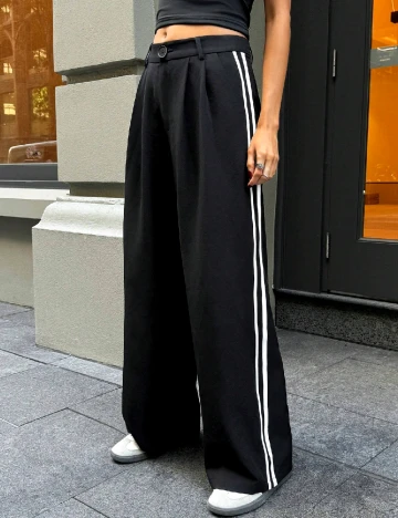 Pantaloni SHEIN, negru