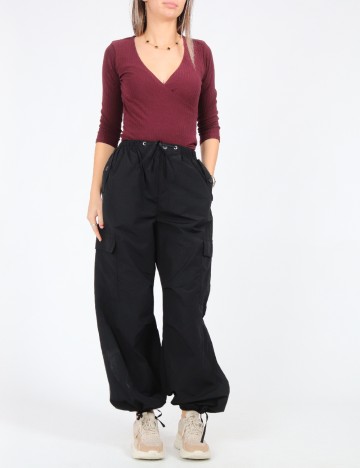 Pantaloni Bershka, negru