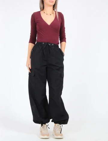 Pantaloni Bershka, negru