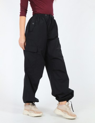 Pantaloni Bershka, negru