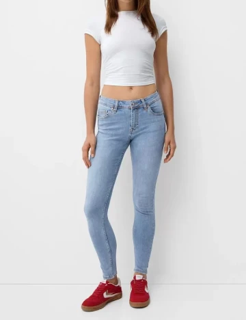 Blugi Bershka, albastru Albastru