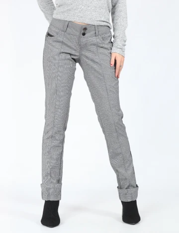 Pantaloni Bershka, gri