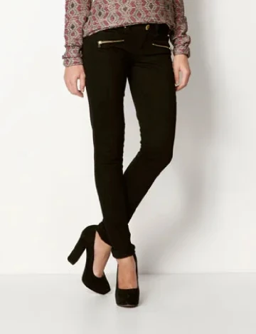 Pantaloni Bershka, negru