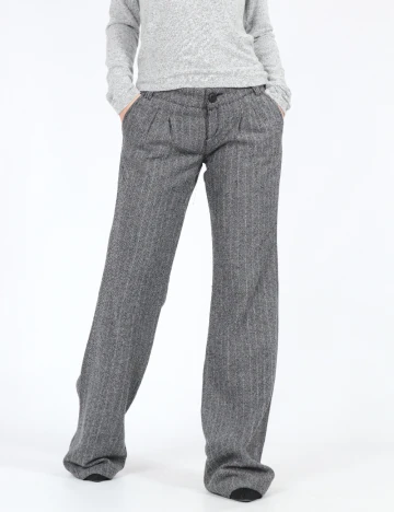 Pantaloni Bershka, gri Gri