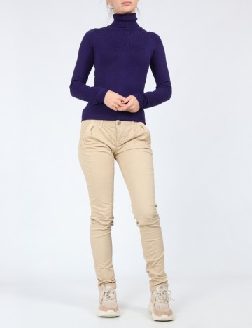 
						Pantaloni Bershka, crem