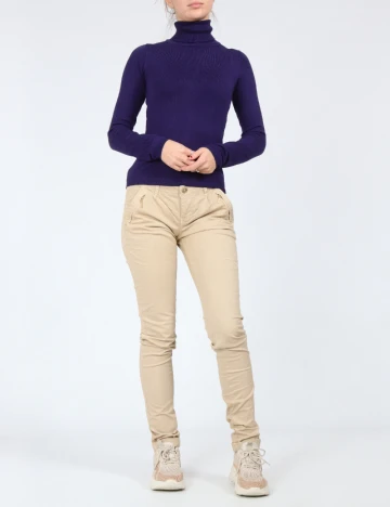 Pantaloni Bershka, crem