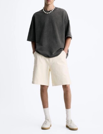 
						Pantaloni scurti Zara, crem