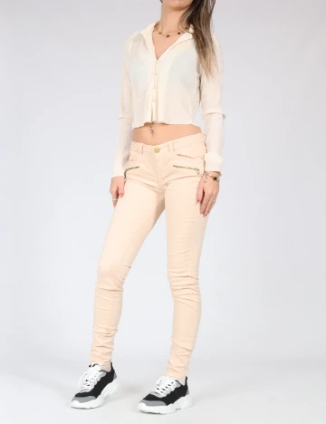 Blugi Bershka, crem Crem