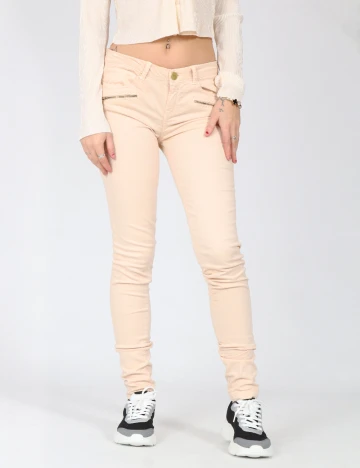 Blugi Bershka, crem Crem