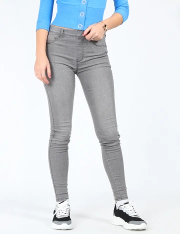 Blugi Bershka, gri Gri