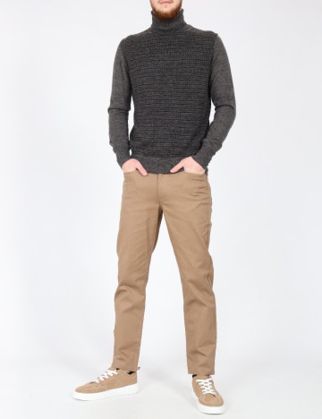 
						Pantaloni Zara, maro