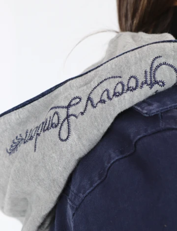 Jacheta Bershka, bleumarin