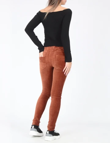 Pantaloni Bershka, maro