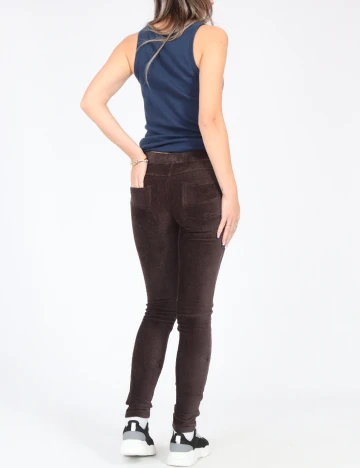 Pantaloni Bershka, maro inchis