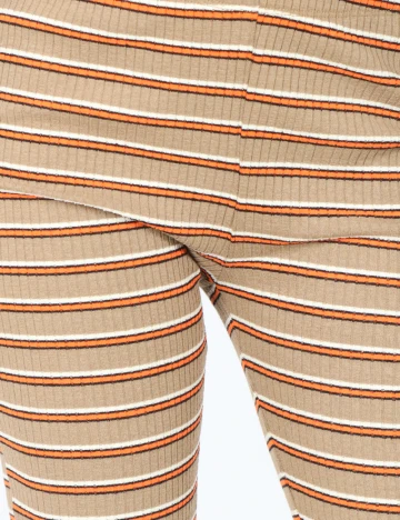 Pantaloni Bershka, maro