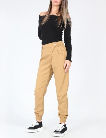 Pantaloni Bershka, maro