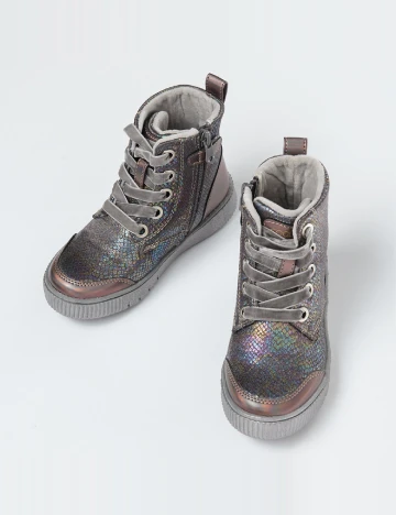 Ghete Cool Club, gri