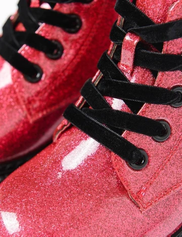 Ghete Cool Club, rosu