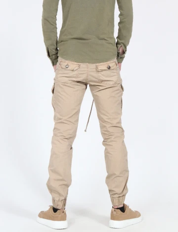 Pantaloni Bershka, maro deschis