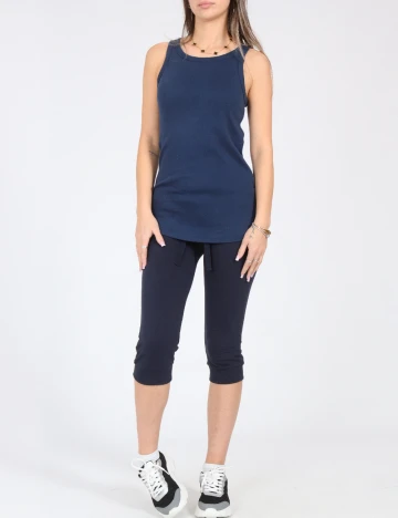 Maiou Zara, albastru