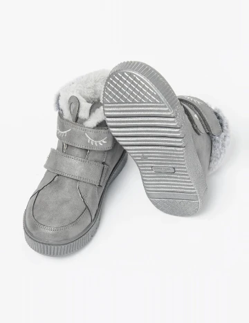 Ghete Cool Club, gri