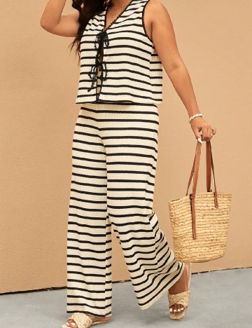 
						Compleu SHEIN CURVE, crem