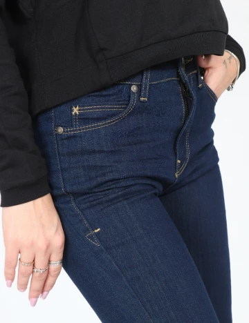 Blugi Bershka, bleumarin